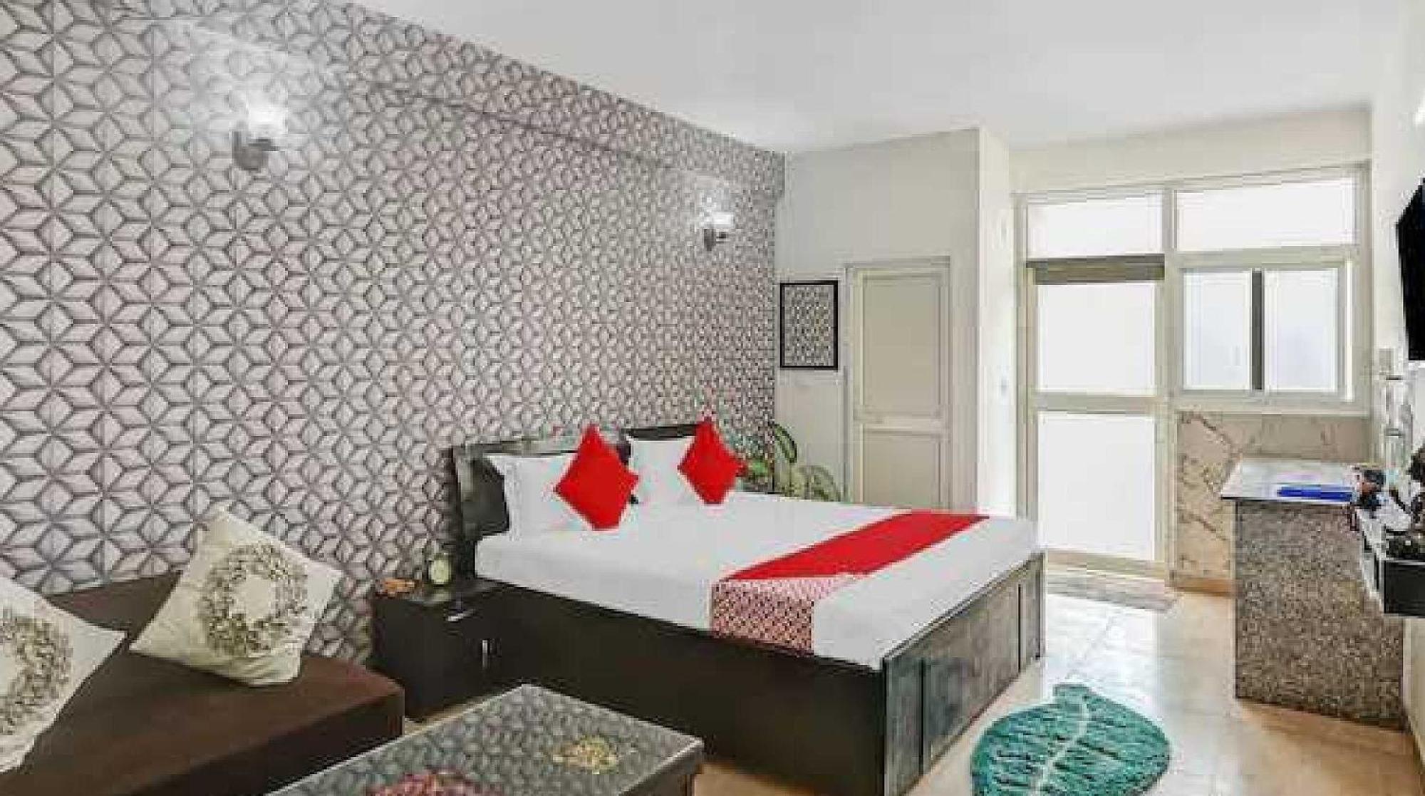 Hotel O Krishna Orchid Near Noida Sector 81 Metro Station Exterior foto