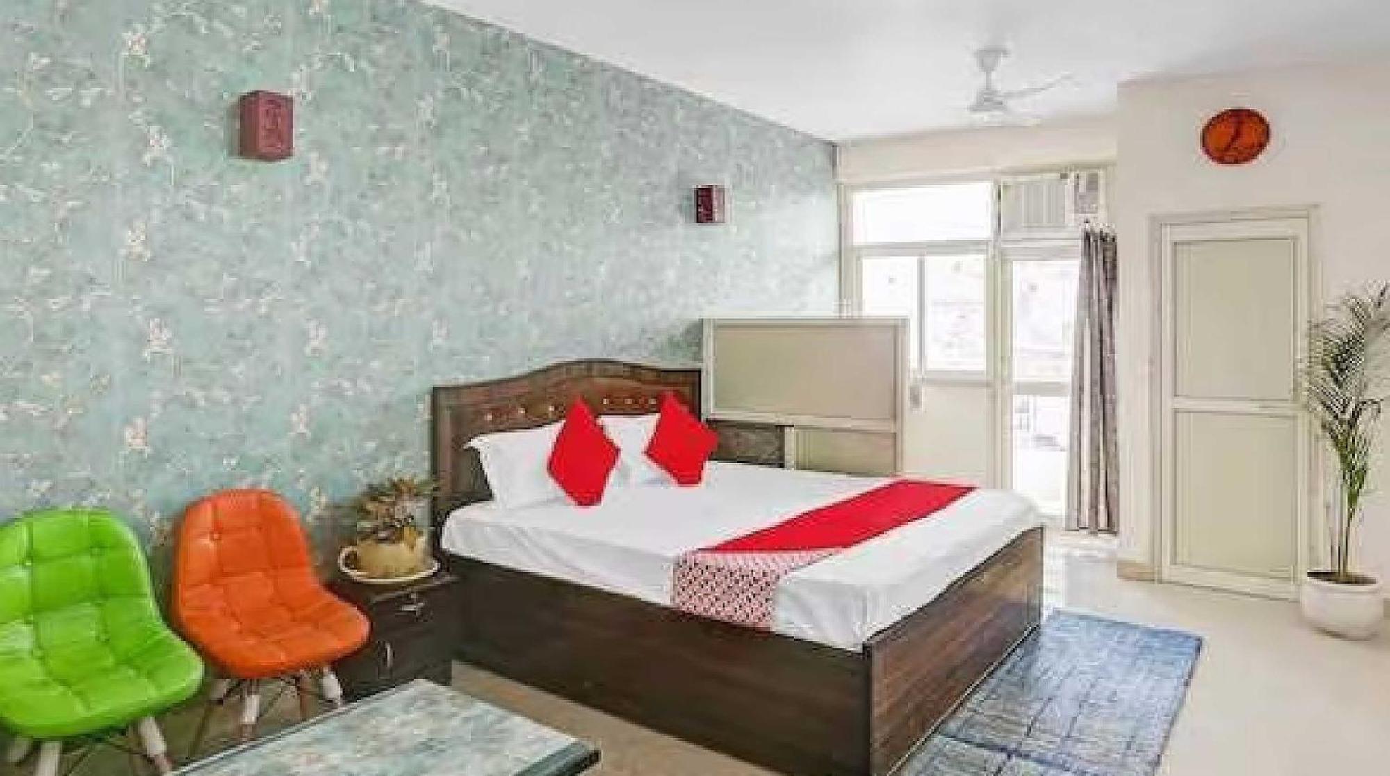 Hotel O Krishna Orchid Near Noida Sector 81 Metro Station Exterior foto