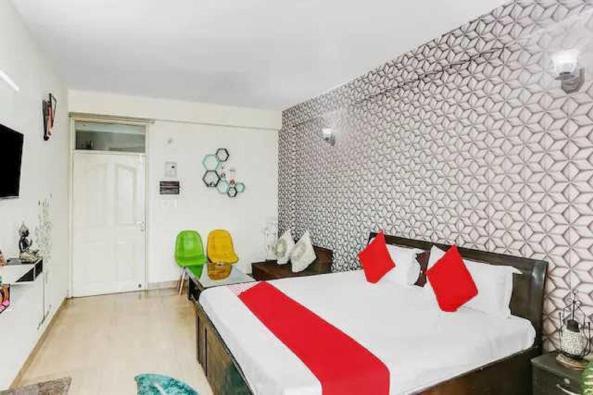 Hotel O Krishna Orchid Near Noida Sector 81 Metro Station Exterior foto
